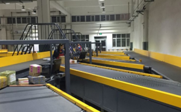 快遞包裹分揀機,快遞分揀機,DWS物流設(shè)備,高臻智能